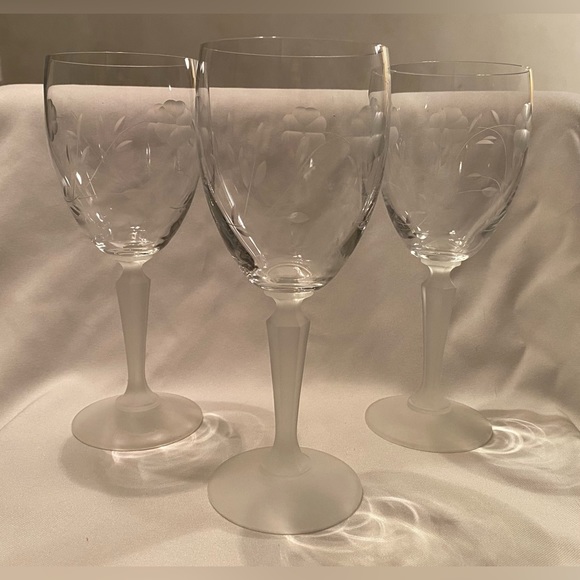 Vintage Floral Etched Glasses with Frosted Stems Set of 3 - Picture 4 of 12